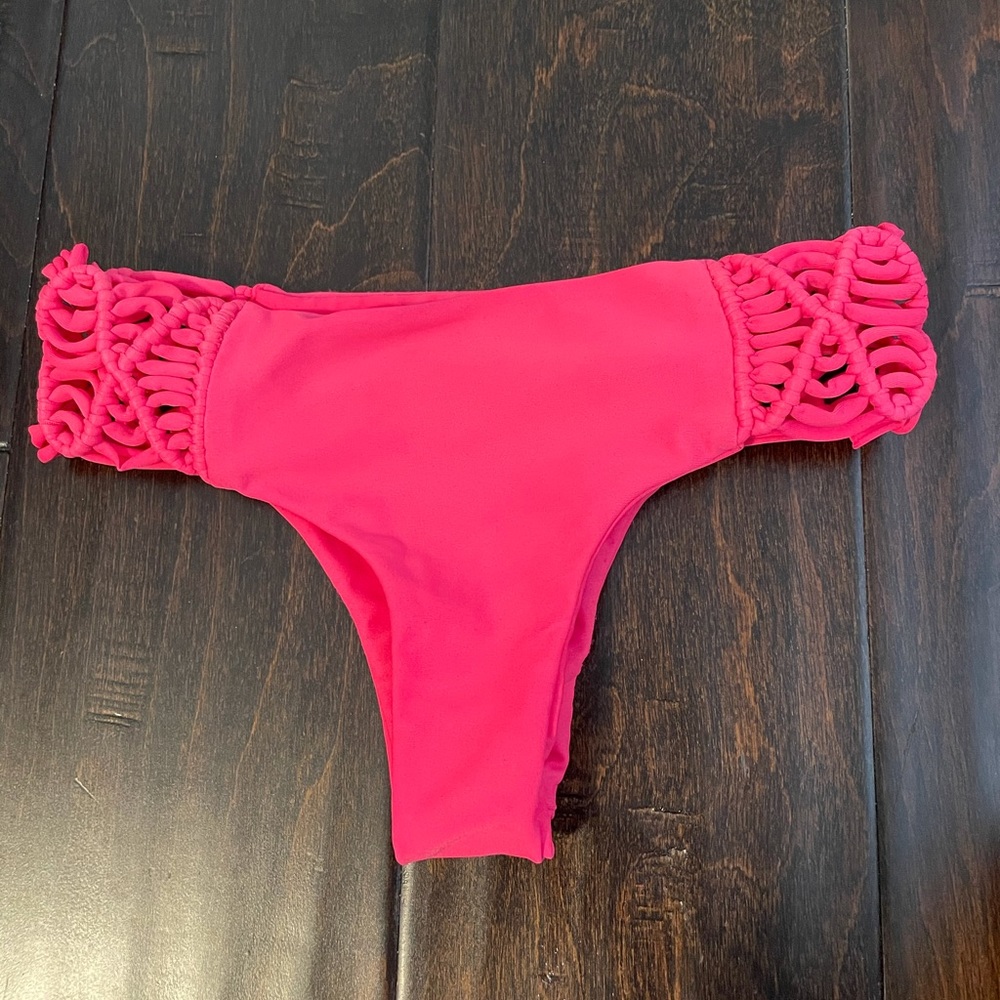 Mikoh Bottoms